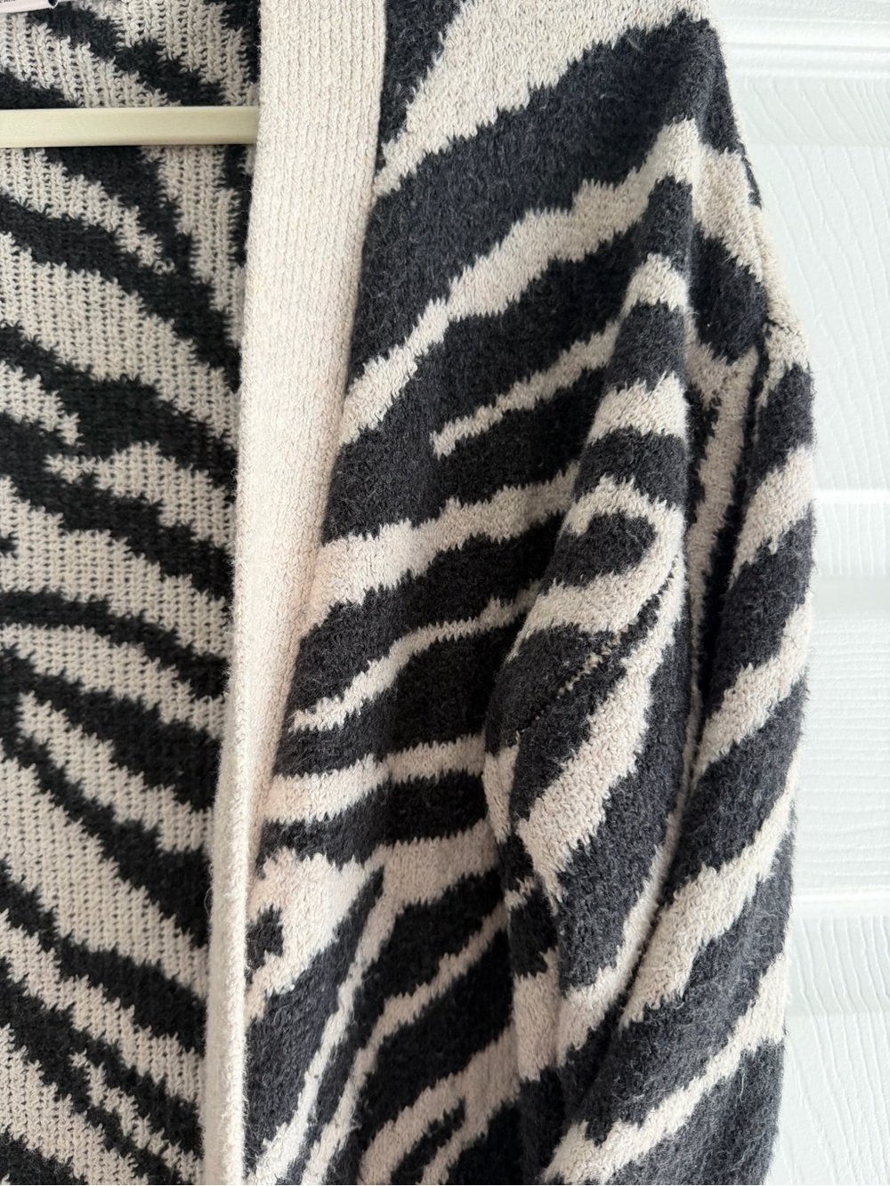Zebra Print Cardigan - Picture 3 of 3